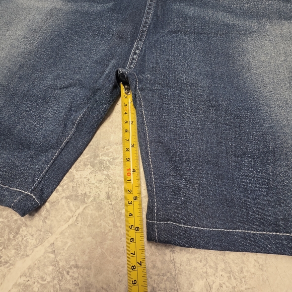 Womens High Rise Plus Size Embroidered Denim Shorts Size 6X New - Picture 8 of 10